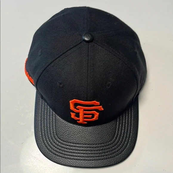 San Francisco Giants Hat with Leather Accents - Picture 6 of 6